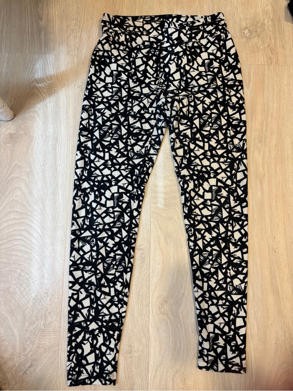 LuLaRoe Black & White Abstract Print Leggings - One Size